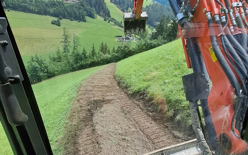 Rimozione del terreno + lavori di scavo
