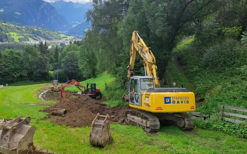Rimozione del terreno + lavori di scavo