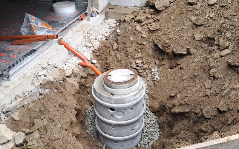 Rimozione del terreno + lavori di scavo