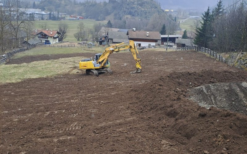 Rimozione del terreno + lavori di scavo